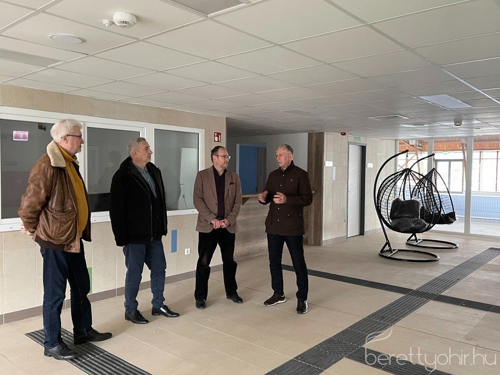 ne_elj_uveghazban 17